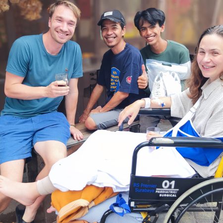 PhotoWithThomas English-friendly communication